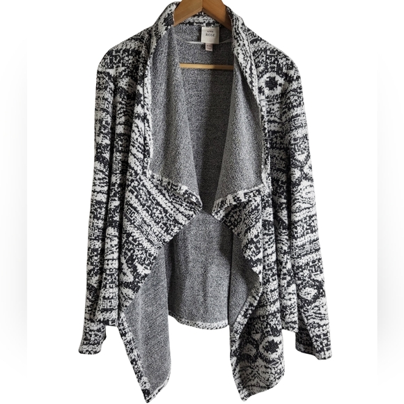 Knox Rose Sweaters - Knox Rose Black and White Open Front Sweater